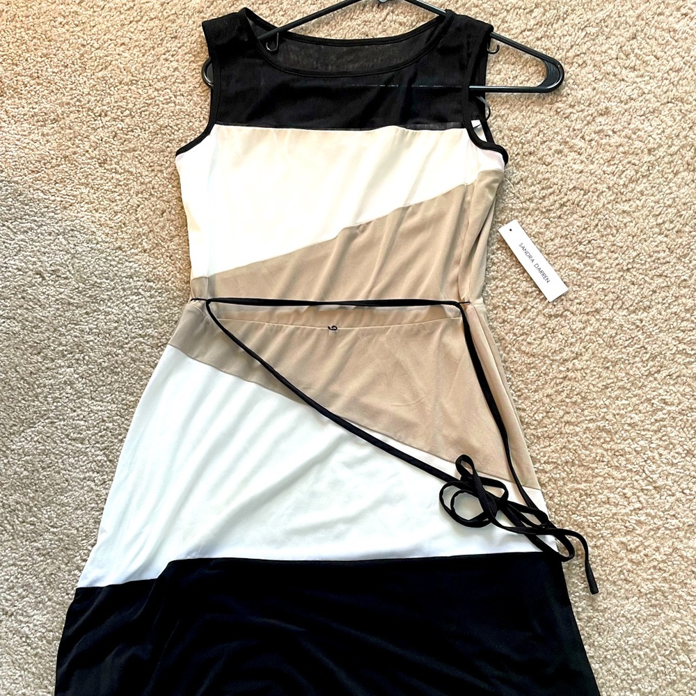 Sandra Darren size 4 dress. Diagonal design with black, white, and tan.